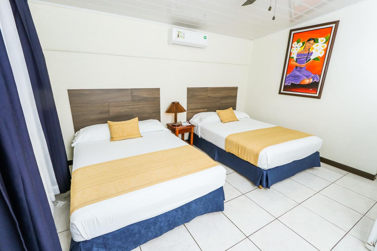 Hotel Flor Blanca Мануел Антонио Екстериор снимка