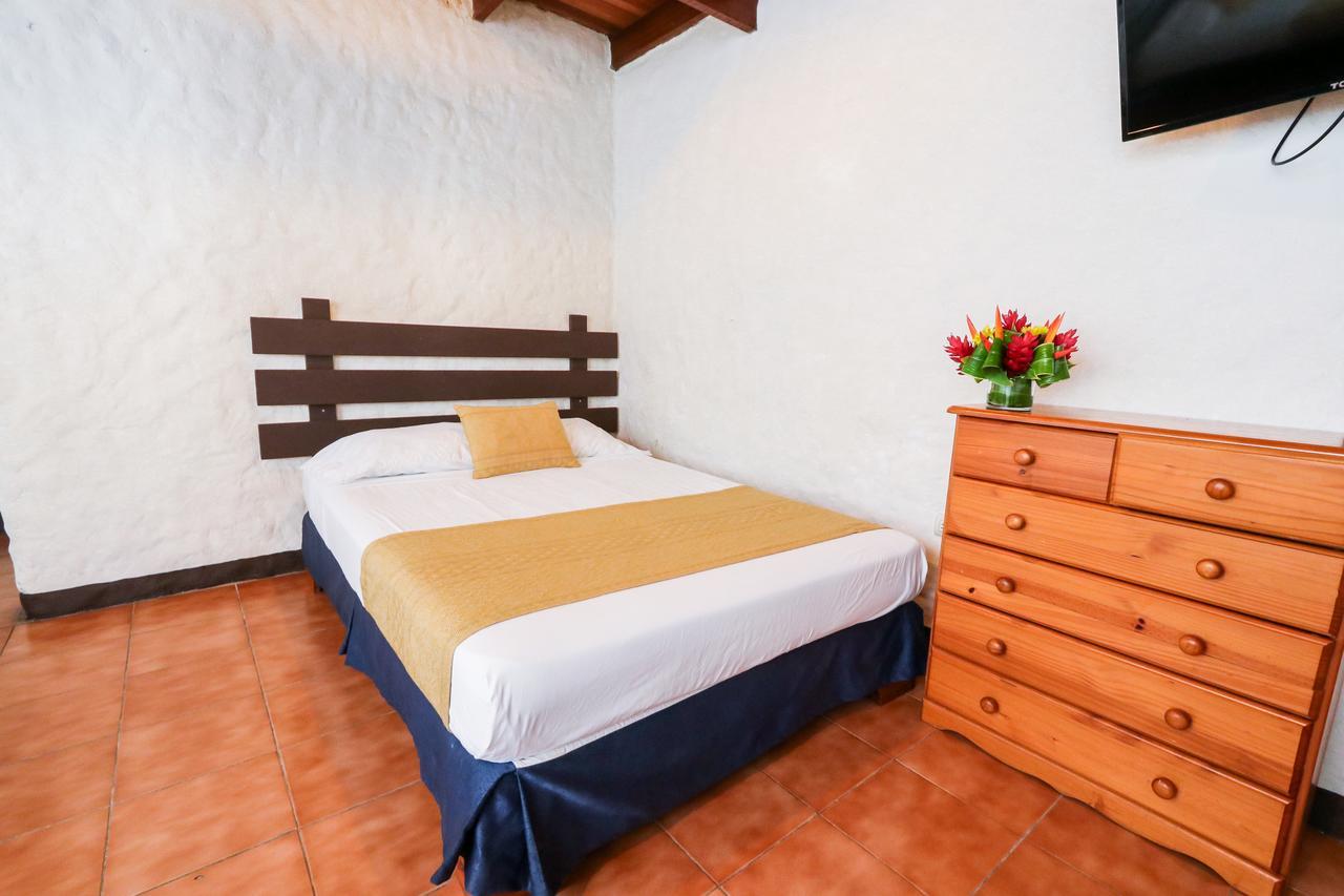 Hotel Flor Blanca Мануел Антонио Екстериор снимка