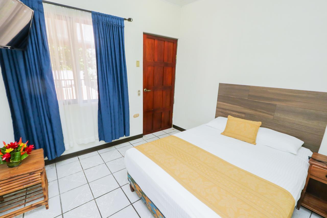 Hotel Flor Blanca Мануел Антонио Екстериор снимка