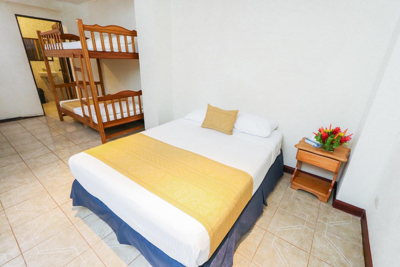 Hotel Flor Blanca Мануел Антонио Екстериор снимка