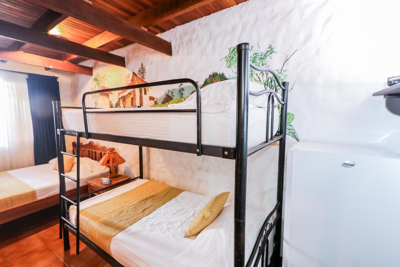 Hotel Flor Blanca Мануел Антонио Екстериор снимка