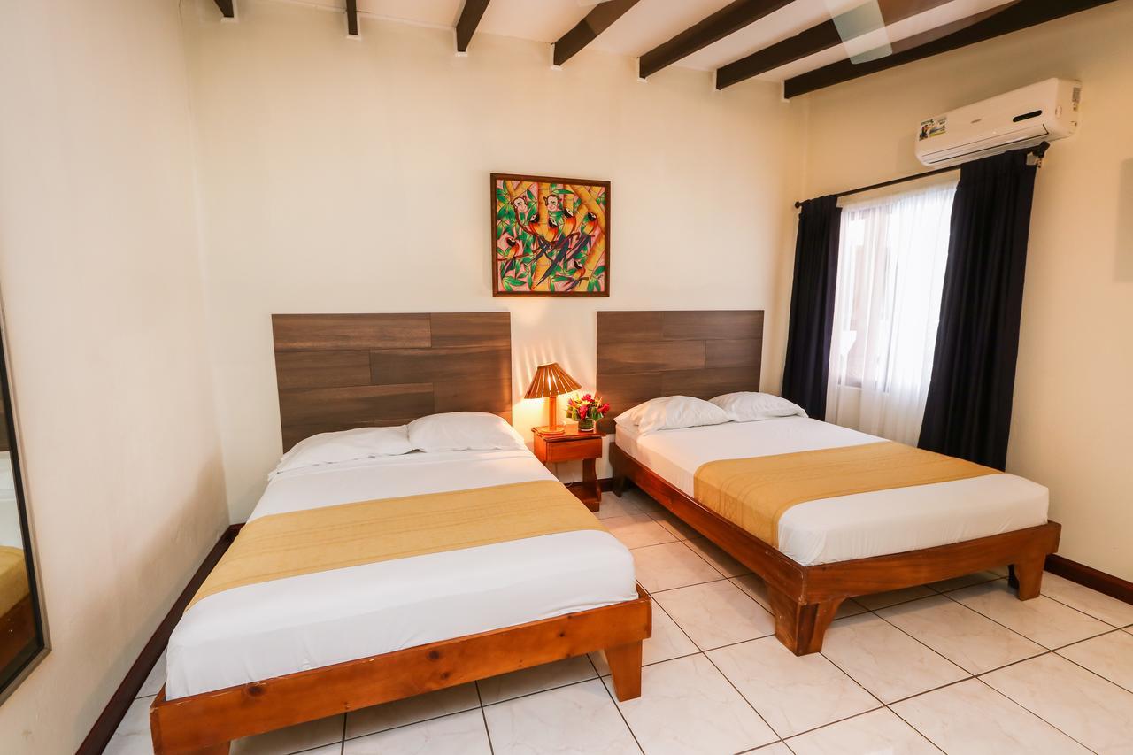 Hotel Flor Blanca Мануел Антонио Екстериор снимка