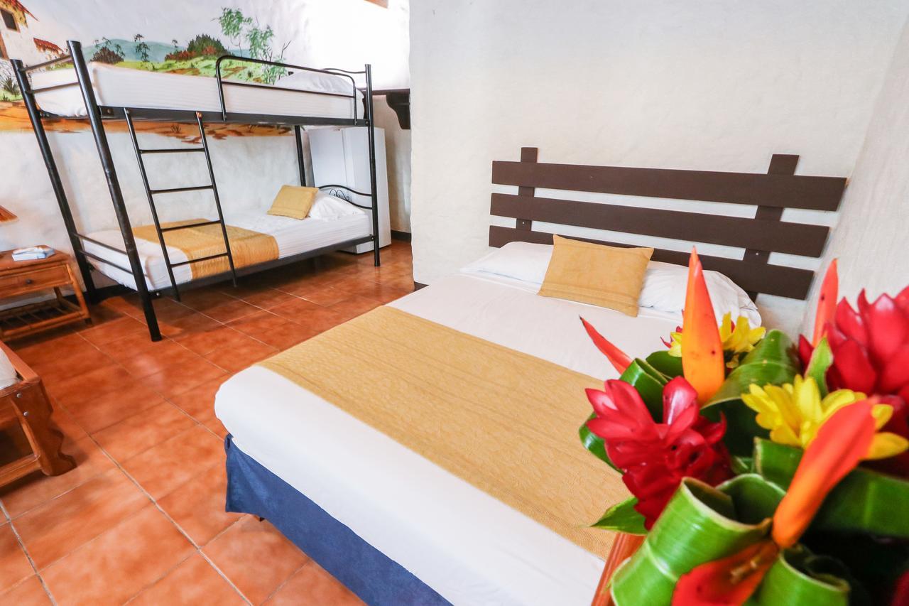 Hotel Flor Blanca Мануел Антонио Екстериор снимка