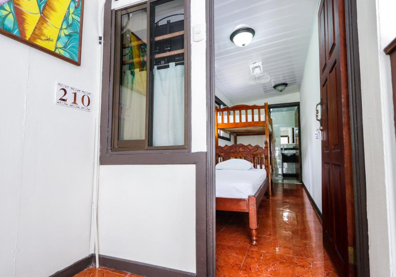 Hotel Flor Blanca Мануел Антонио Екстериор снимка